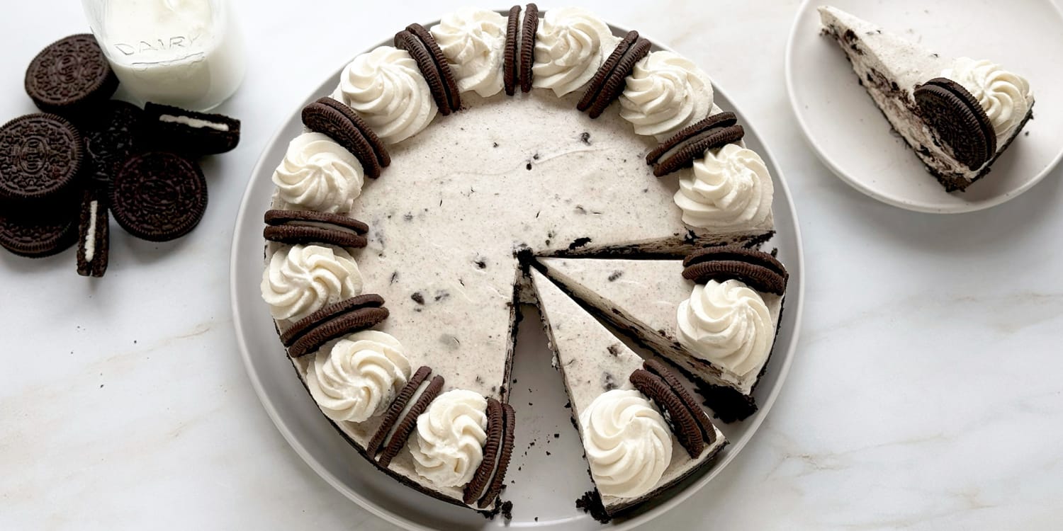 This no-bake Oreo cheesecake is for cookies and cream lovers