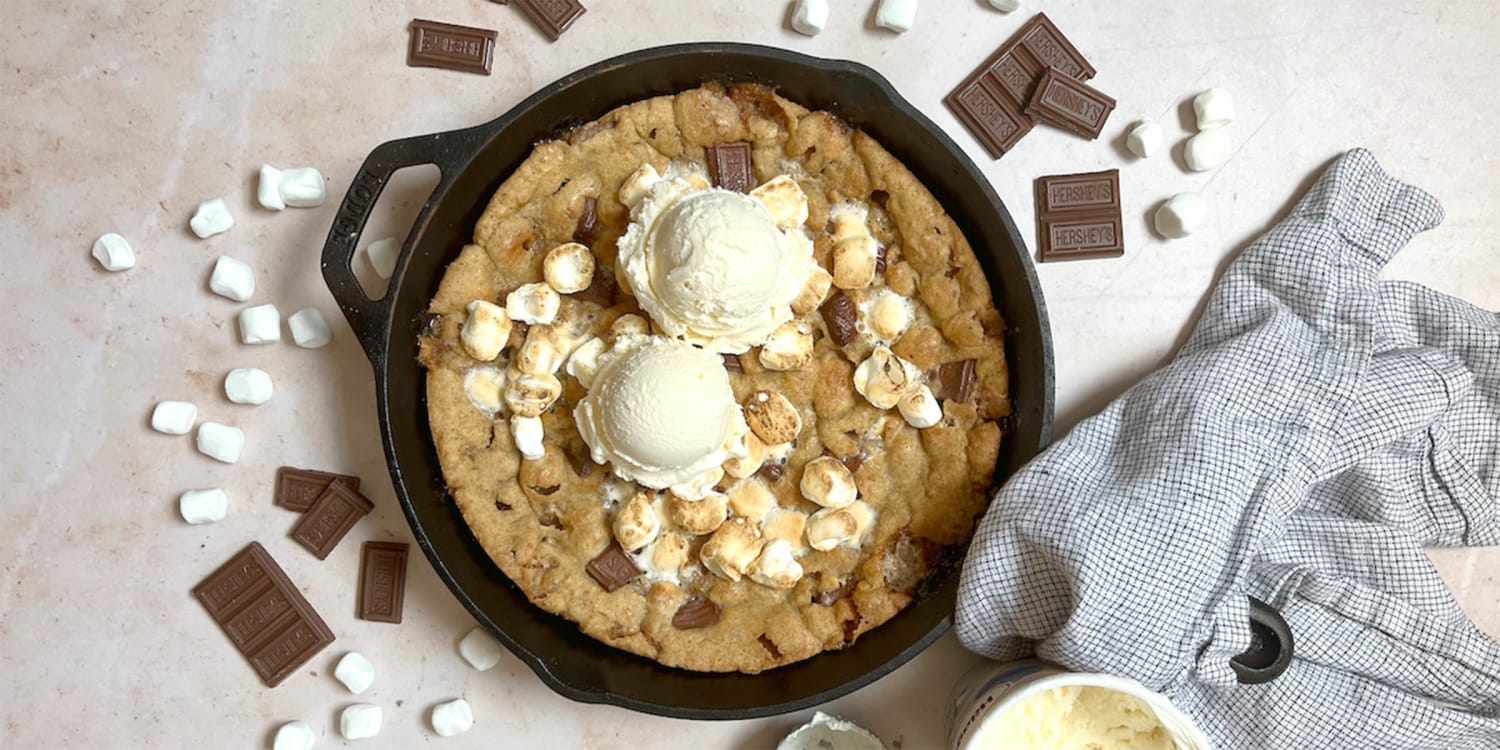 Kids and adults alike will adore this s'mores skillet cookie cake