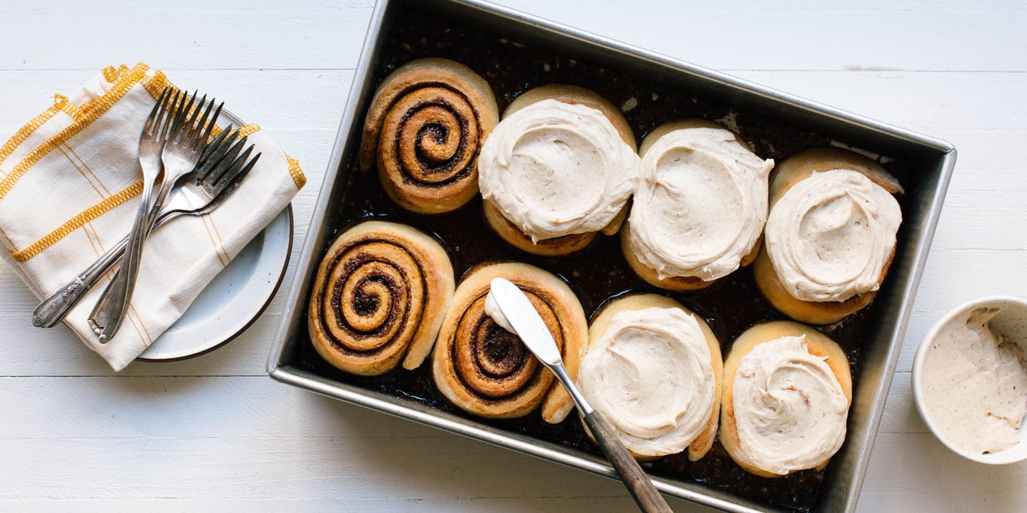 Bake these gingerbread cinnamon rolls for cozy winter mornings