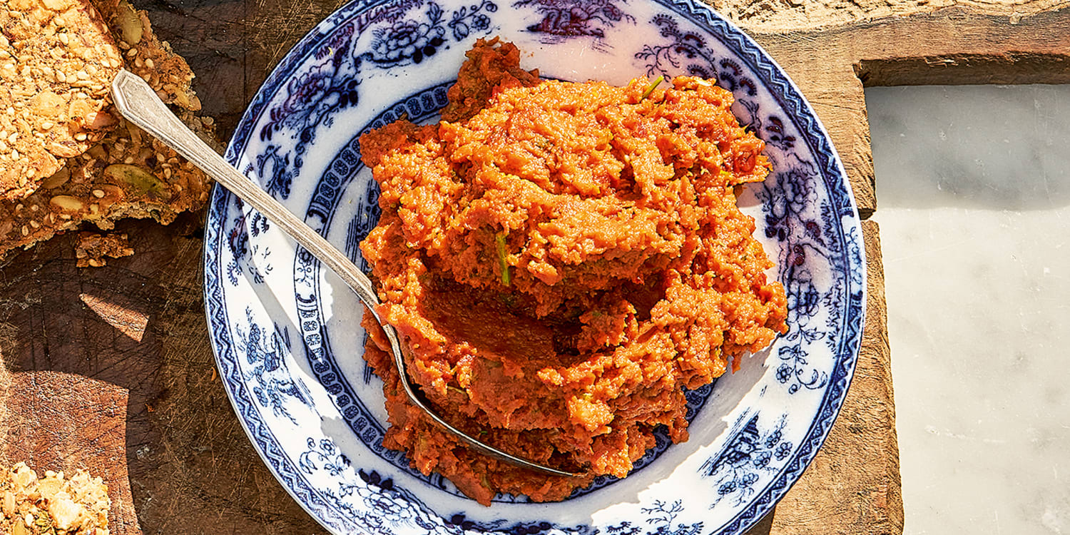 You'll want to put this 5-ingredient sun-dried tomato dip on everything