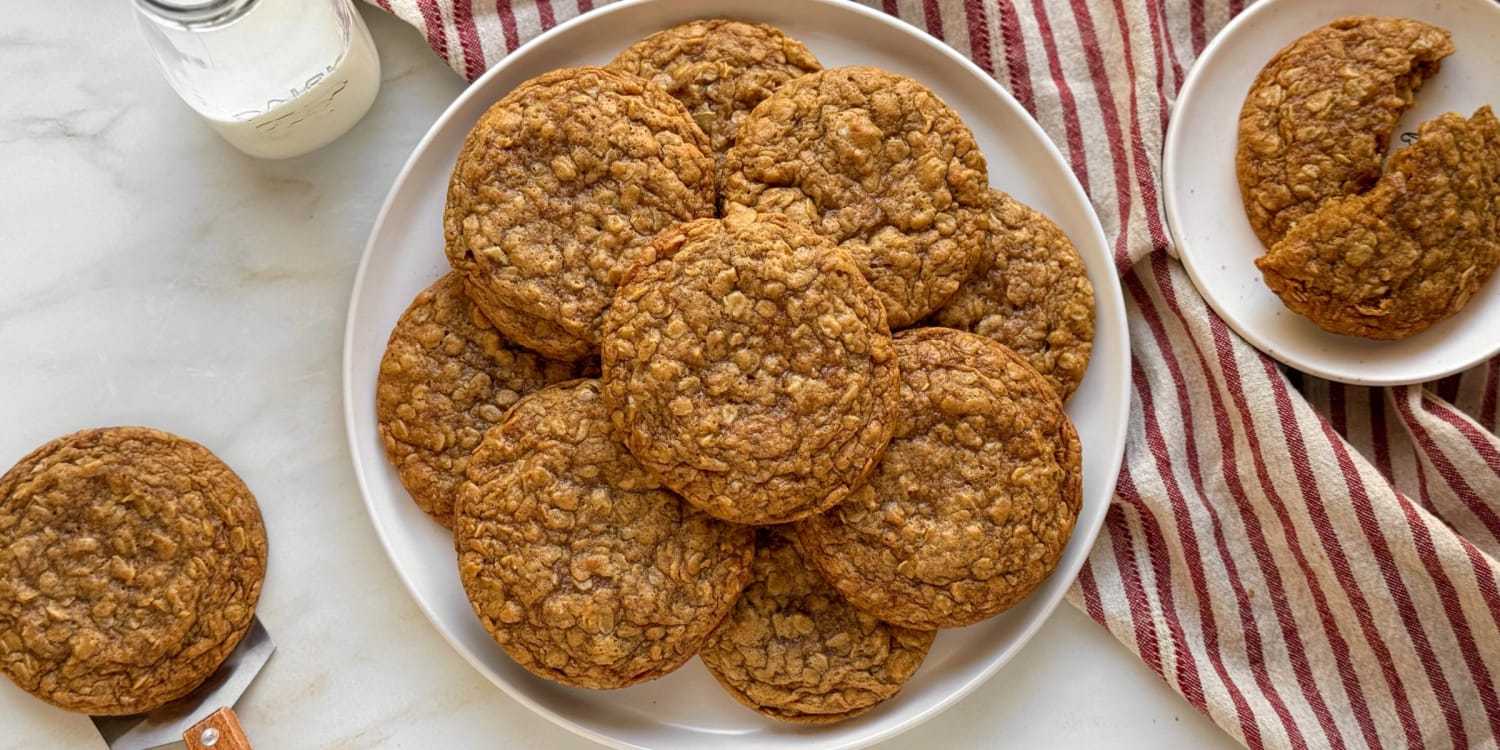 Follow this recipe for soft and chewy oatmeal cookies