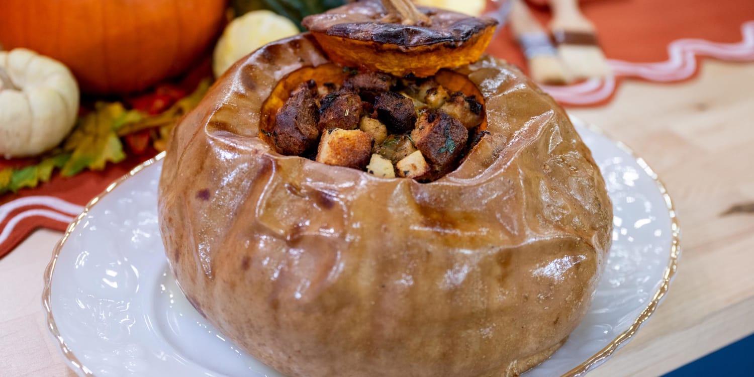 Martha Stewart makes a stuffing-filled pumpkin as a Thanksgiving centerpiece