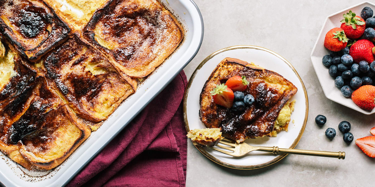 Hosting guests this holiday? Make this crème brûlée French toast casserole