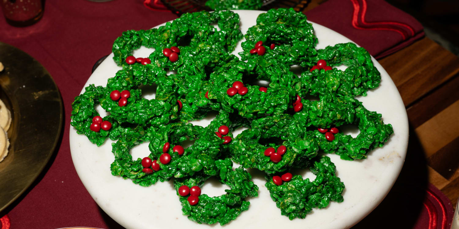 Craig and Lindsay make these adorable wreath cookies every Christmas