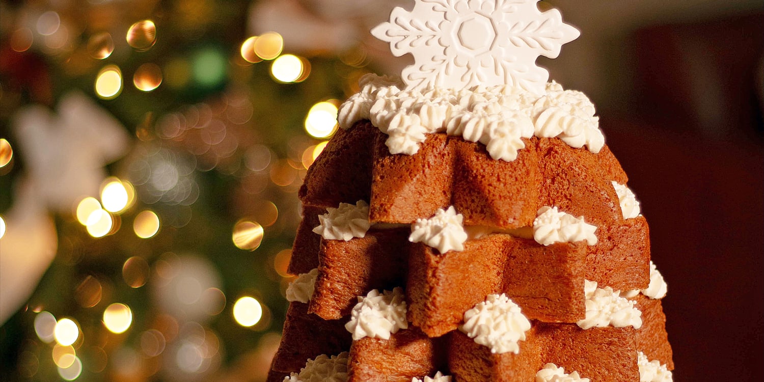 This cannoli cream-stuffed Christmas tree cake is a snowy showstopper