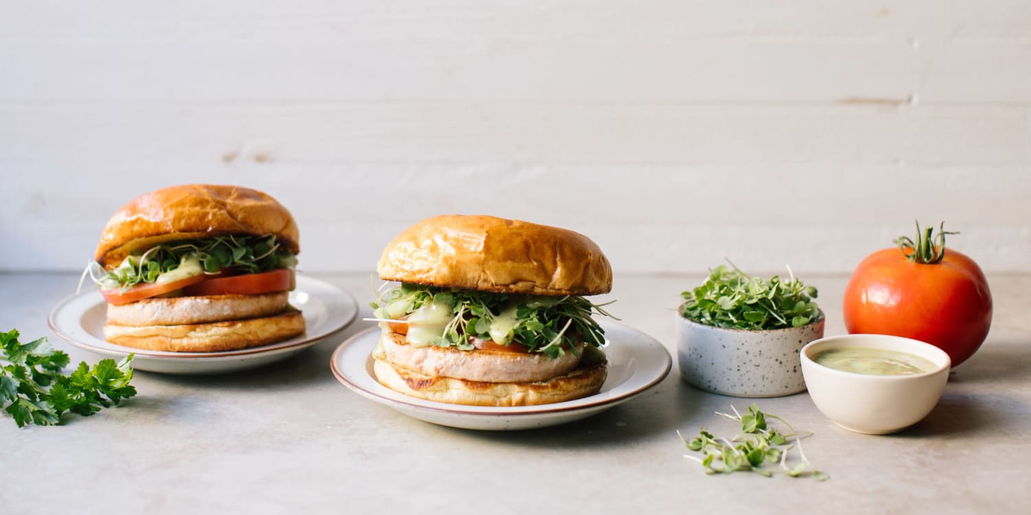 Green goddess salmon burgers are the perfect healthy bite