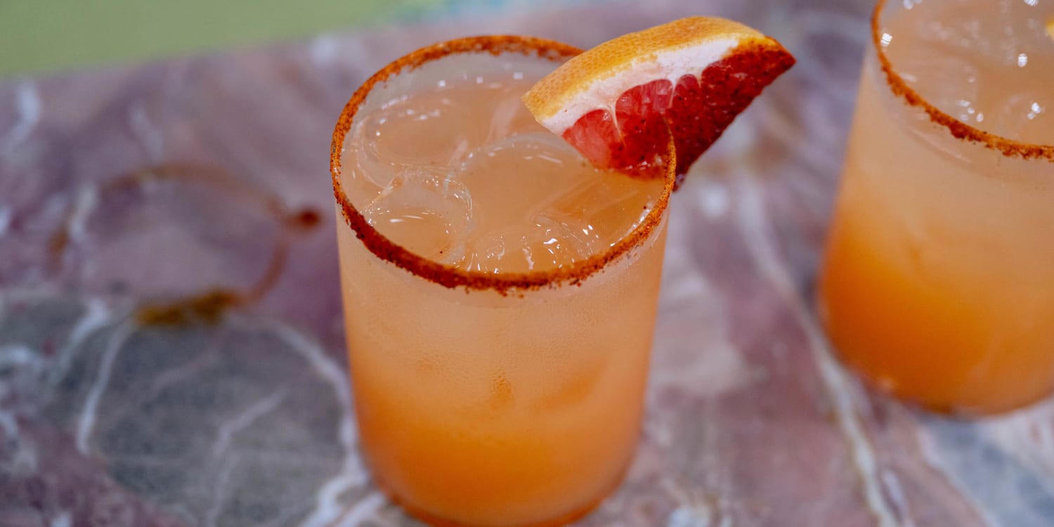 Make the perfect paloma with fresh grapefruit juice