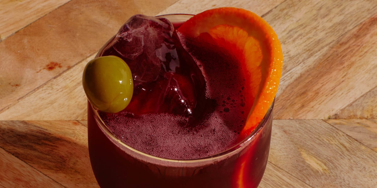 Negronis get a fun, fizzy upgrade with sparkling red wine