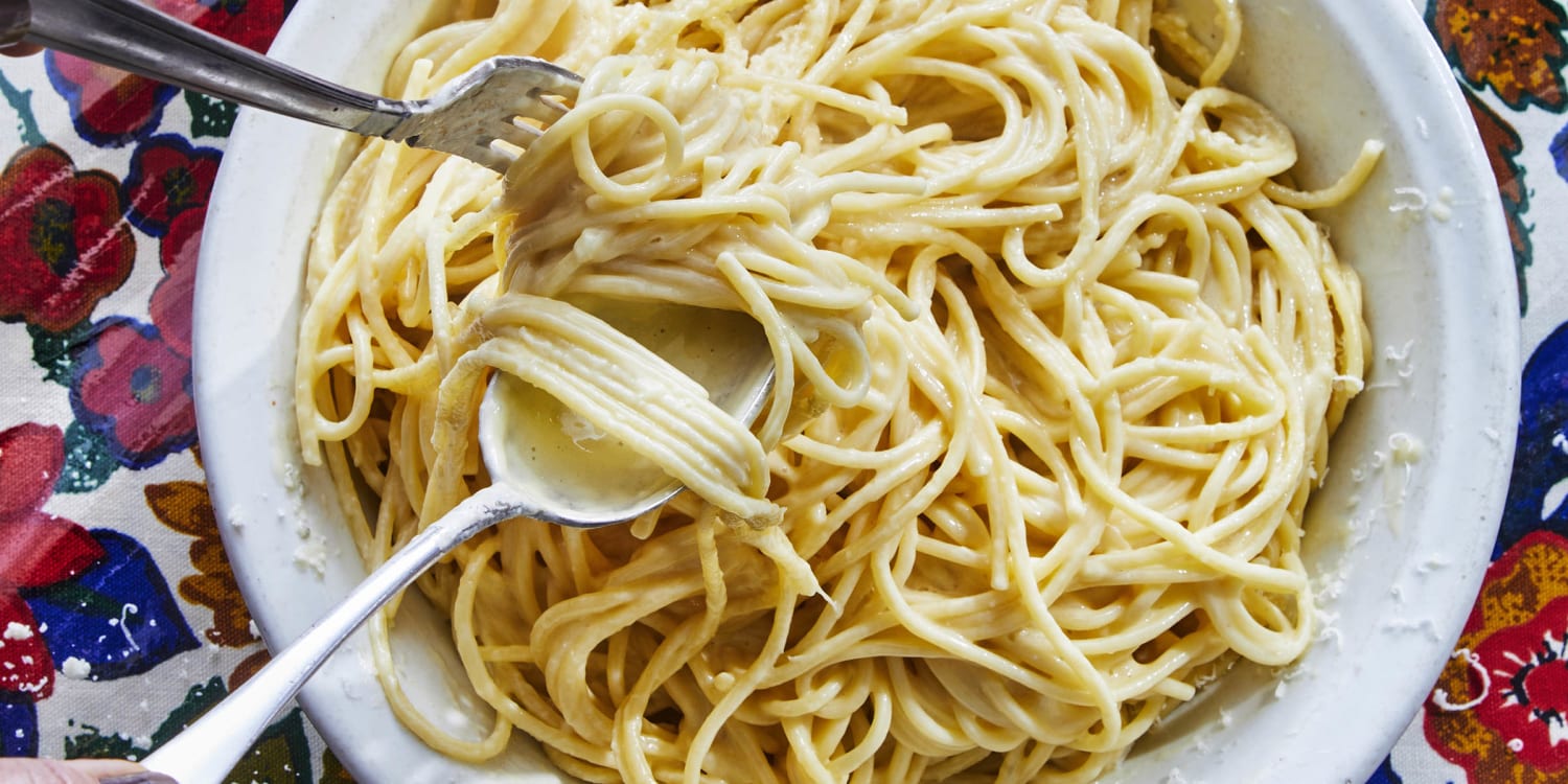 This pasta dish is like a blend of carbonara, cacio e pepe and Alfredo