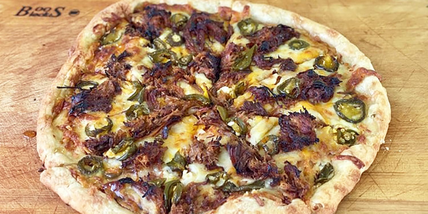 Put All Your Favorite Toppings Onto This Barbecue Pulled Pork Pizza