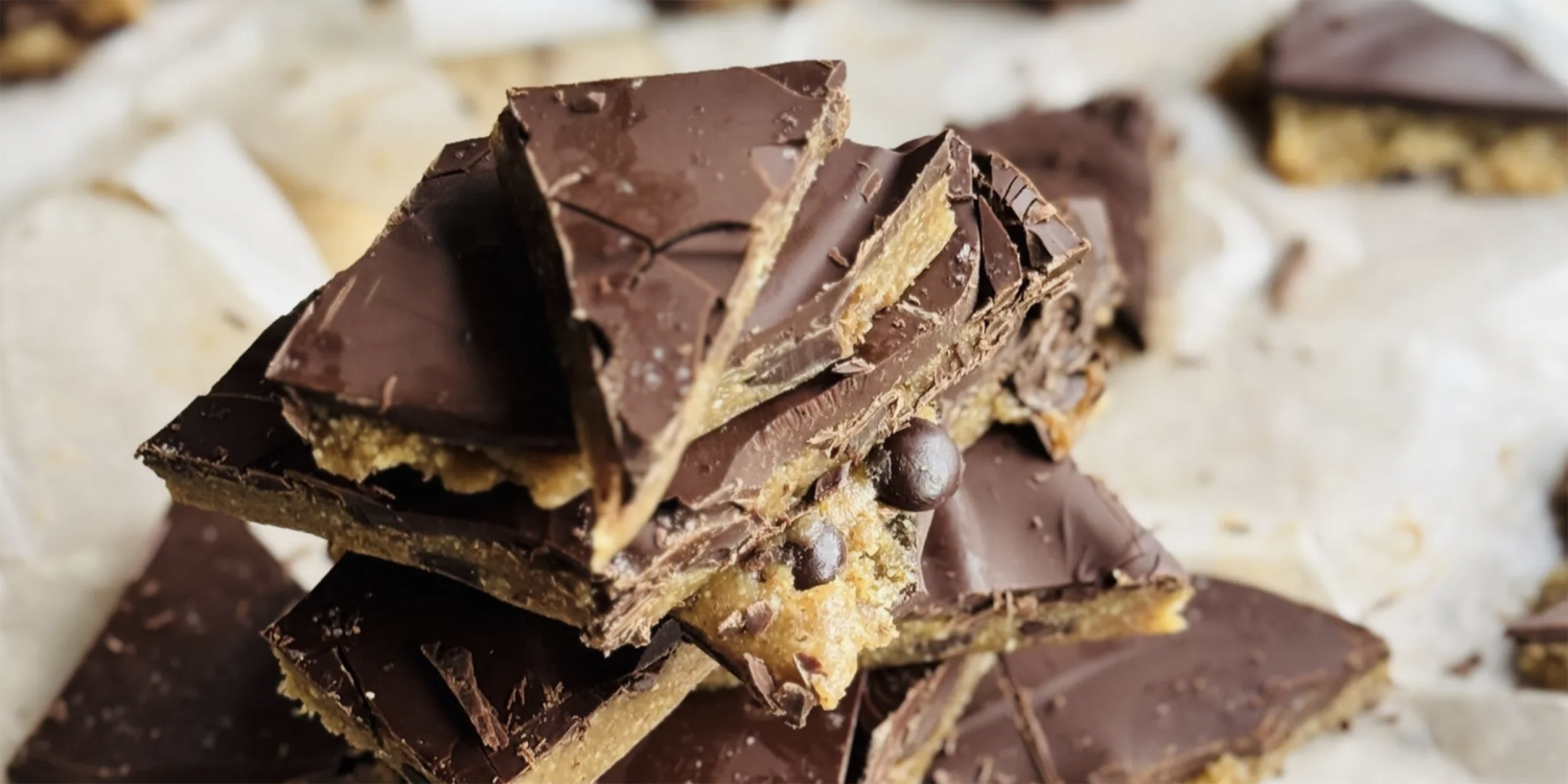 This Cookie Dough Bark Is a No-Bake, 5-Ingredient Treat