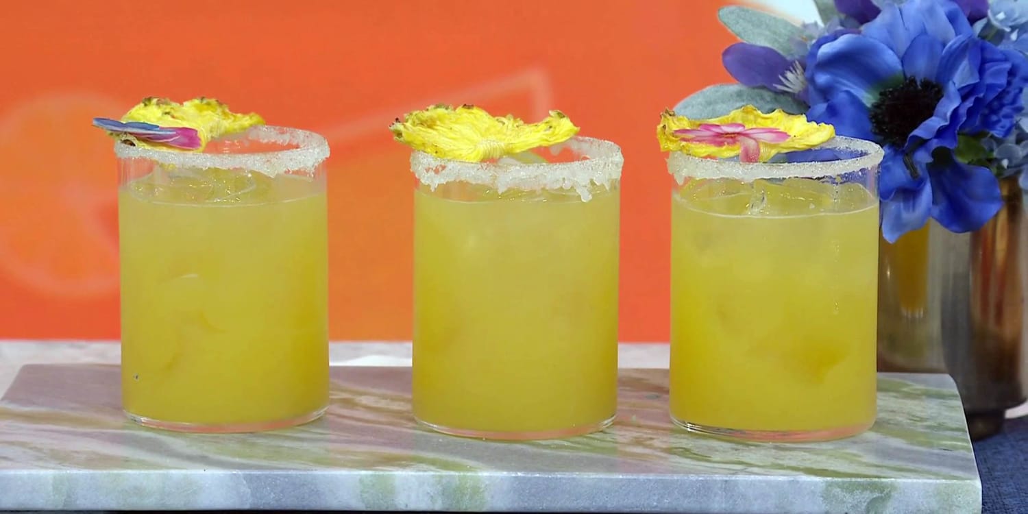 Make Spicy Margarita Magic With Pineapple and Jalapeños