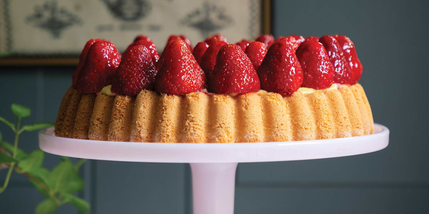 This Strawberry-Topped Cake Pairs Perfectly With a Cup of Coffee