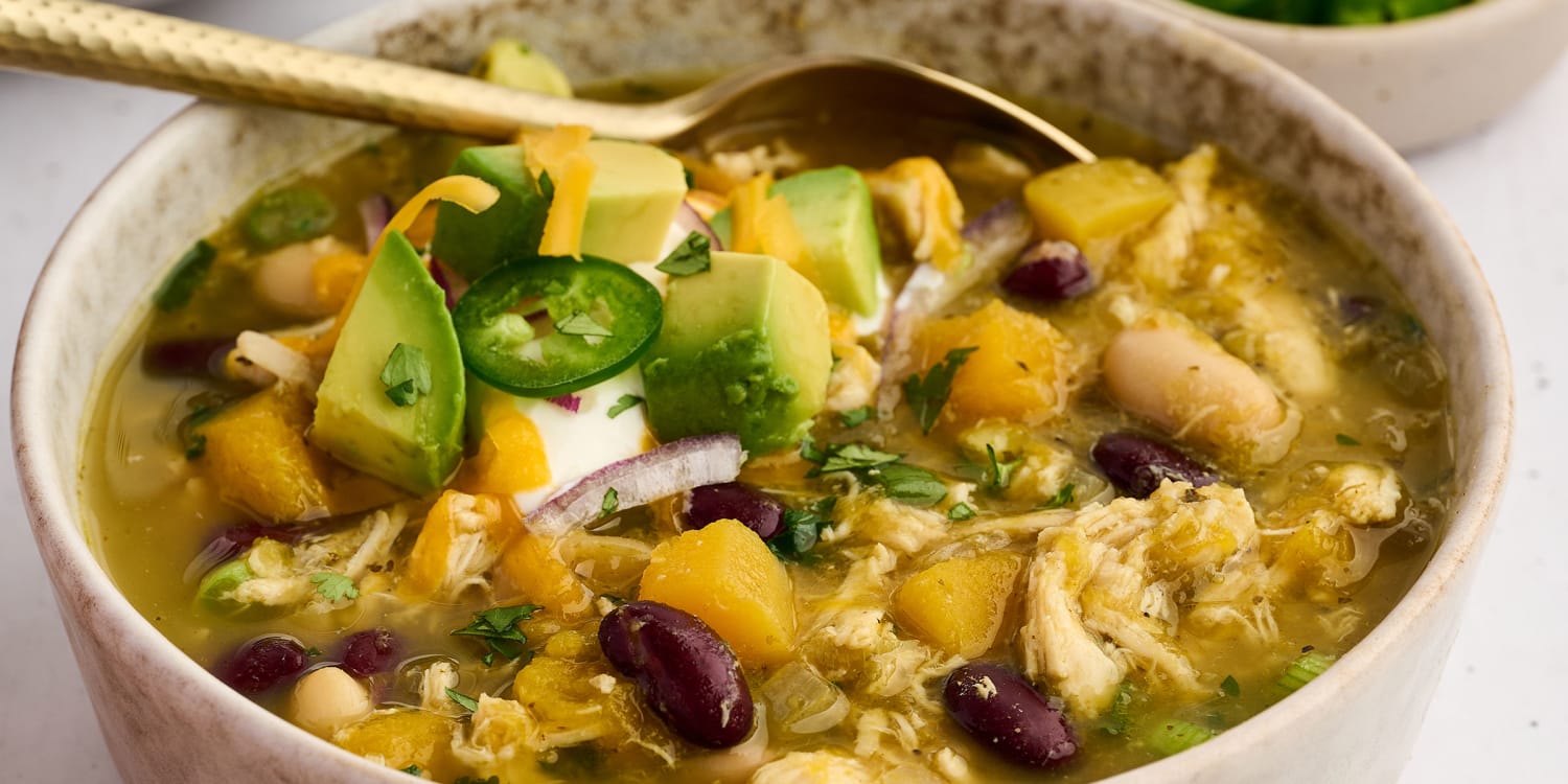 Slow-Cooker Salsa Verde Chicken Chili-image