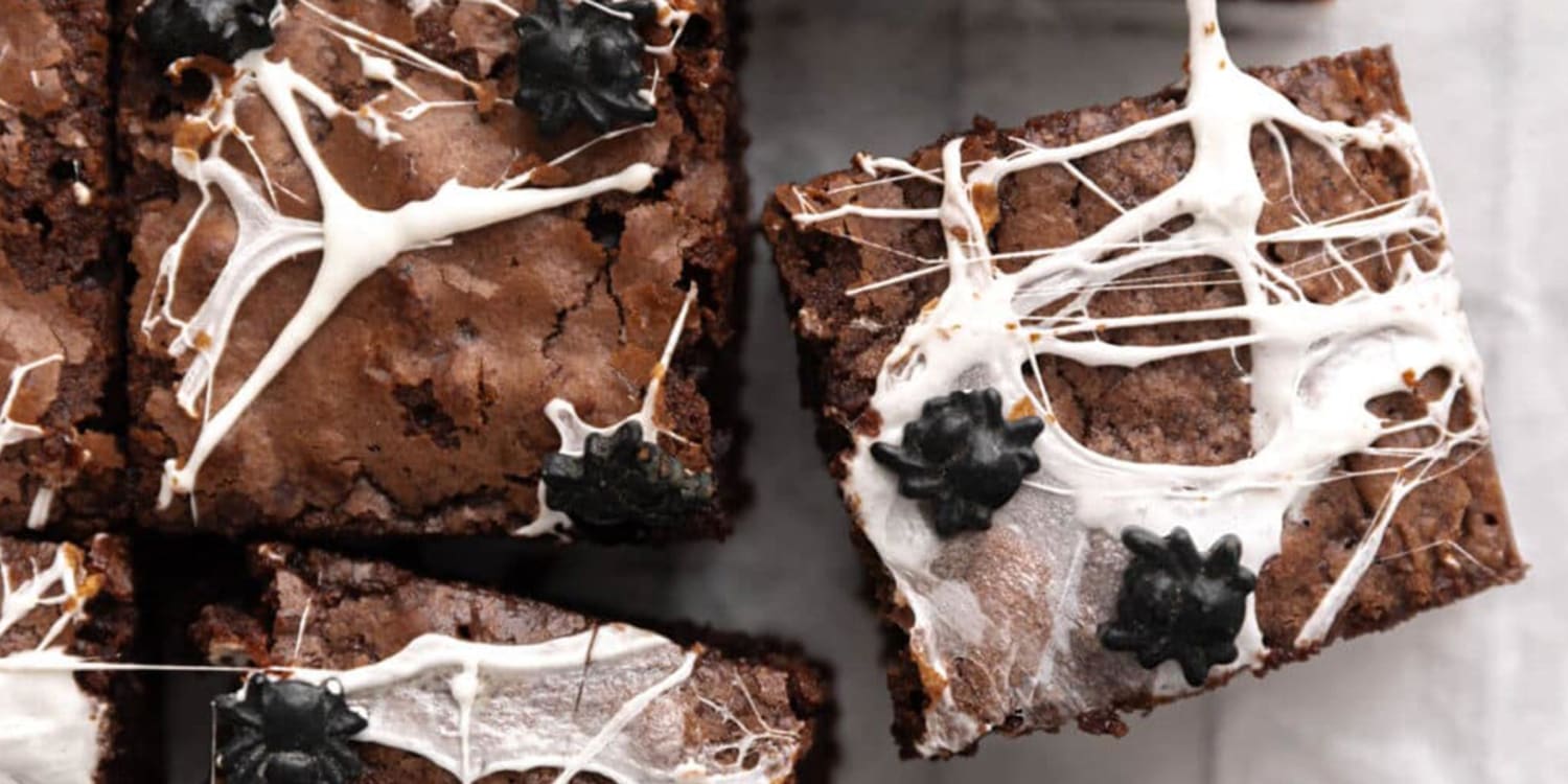 Make Brownies Extra Spooky With Marshmallow Spider Webs