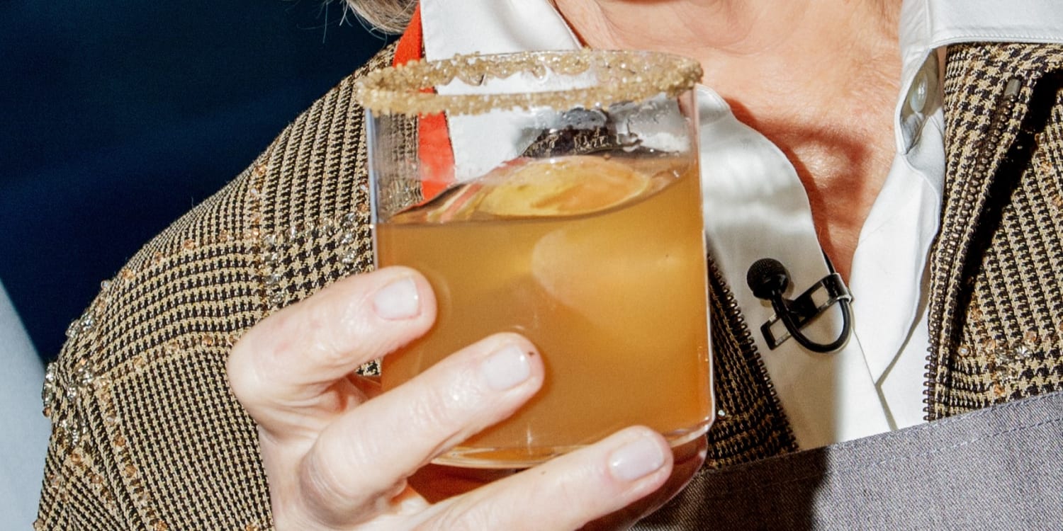 Martha Stewart Kicks off Thanksgiving With a Cider-Bourbon Cocktail