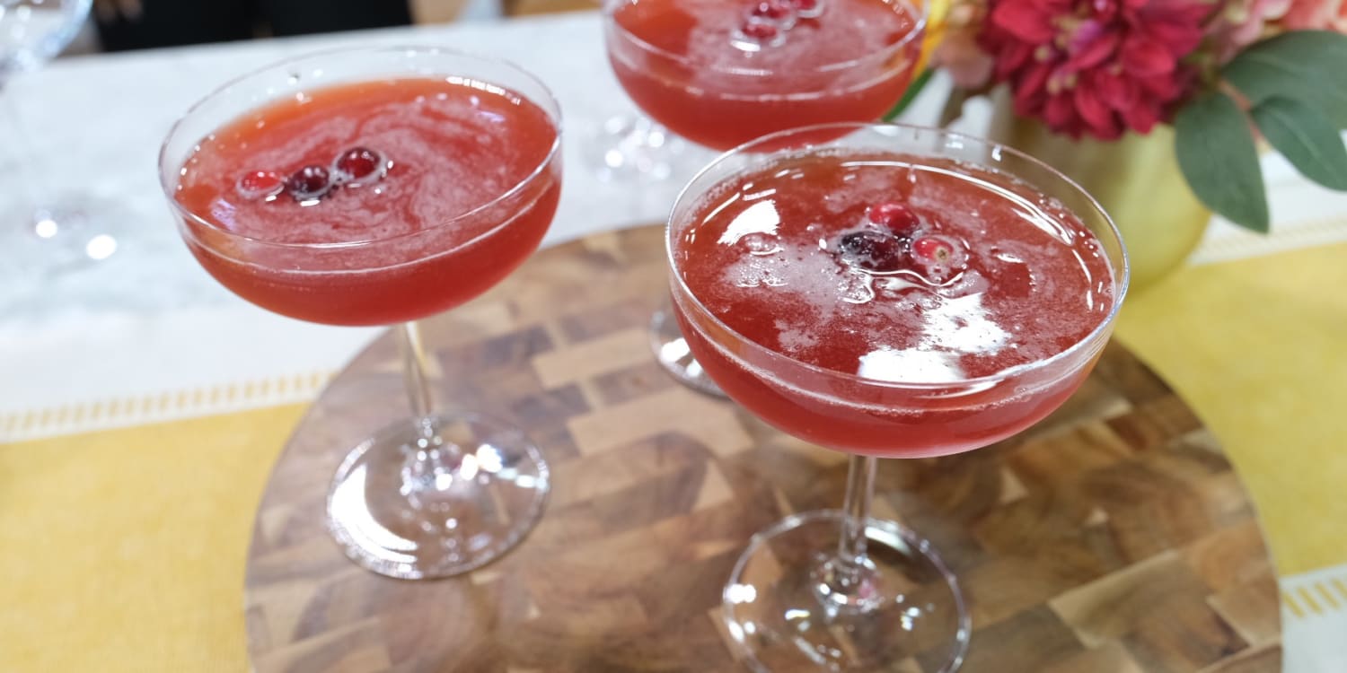 Craig Gives Cranberry Drift Cocktail Is a Thanksgiving Take on the Paper Plane