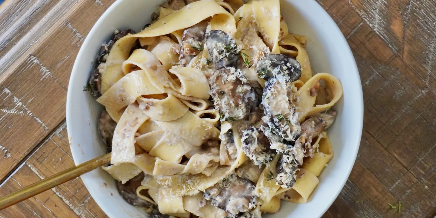 This Creamy Mushroom and Chestnut Pasta is the Coziest Winter Dinner