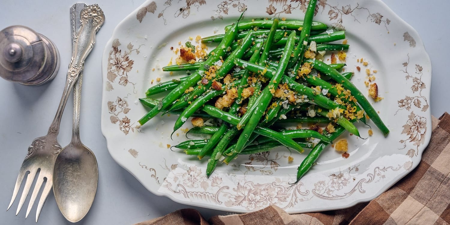 Brighten up Your Holiday Table With Lemony, Garlicky, Herby Green Beans