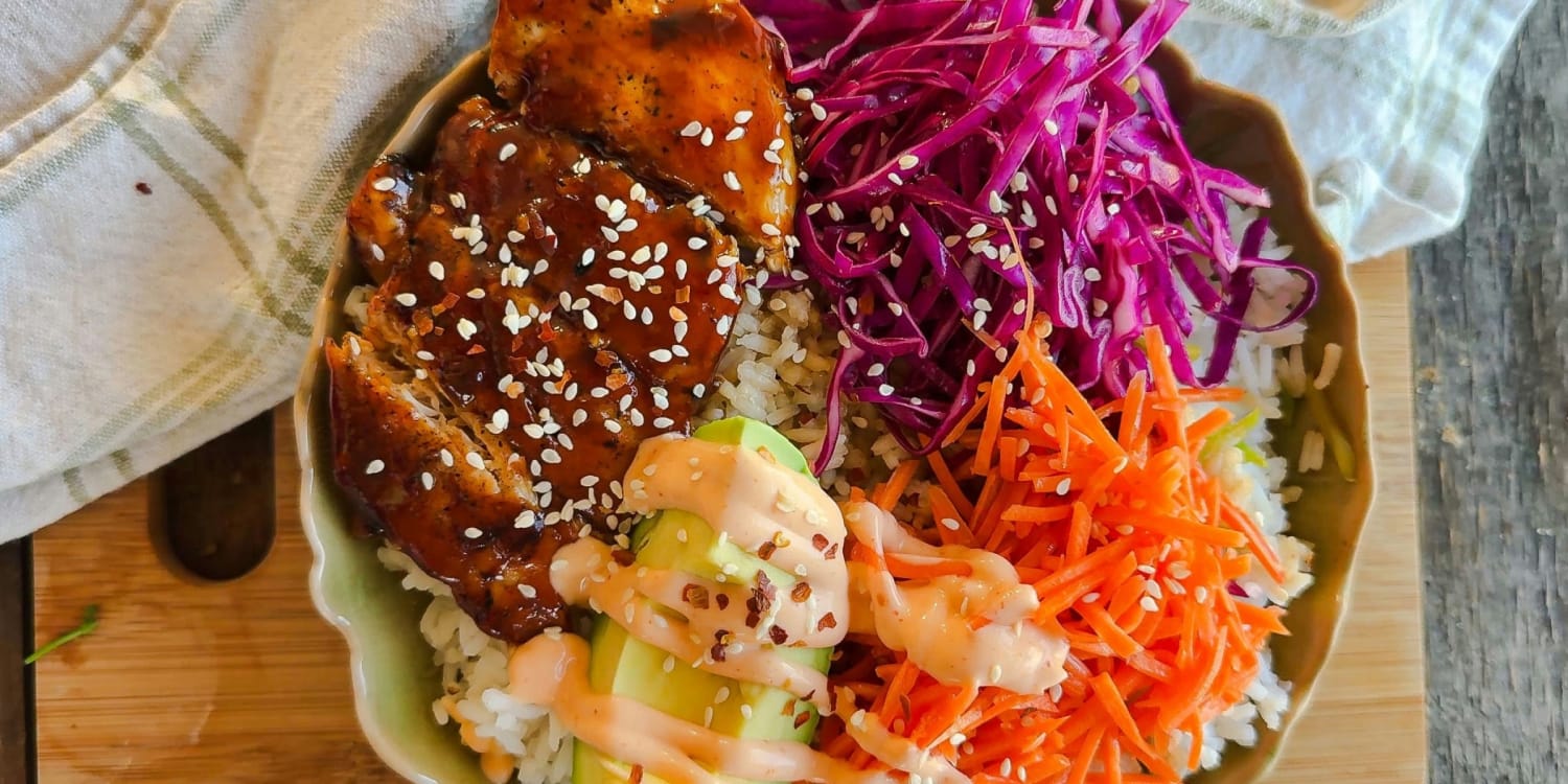 These Honey Chili Chicken Bowls Are Sweet, Spicy and Tangy