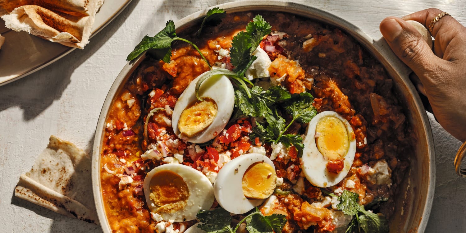 Fuul Mudammas (Stewed Fava Beans) Is a Staple for Suhoor