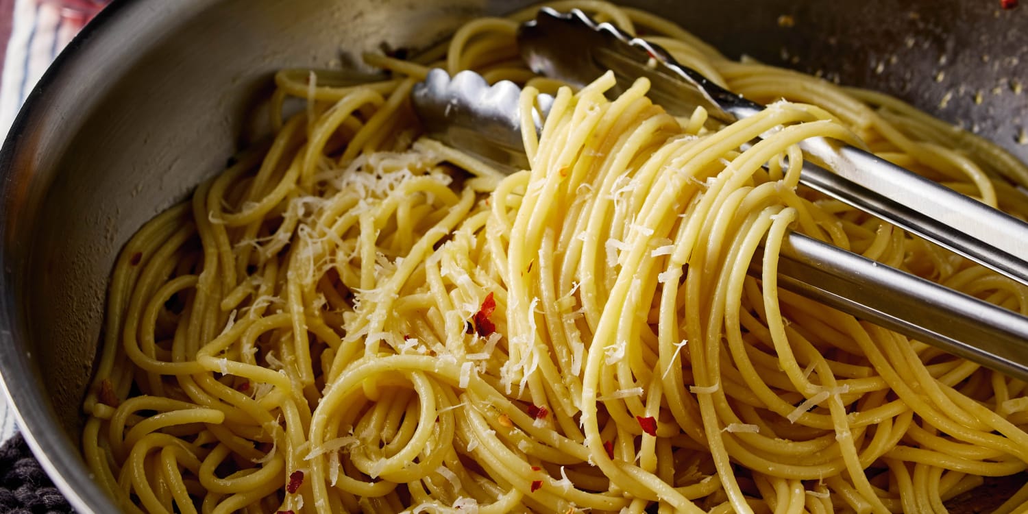 Midnight Spaghetti: A Comforting, 5-Ingredient, Late-Night Meal