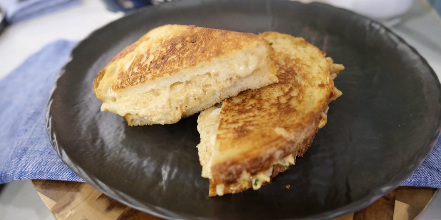 Take Your Grilled Cheese to the Next Level With Crabmeat