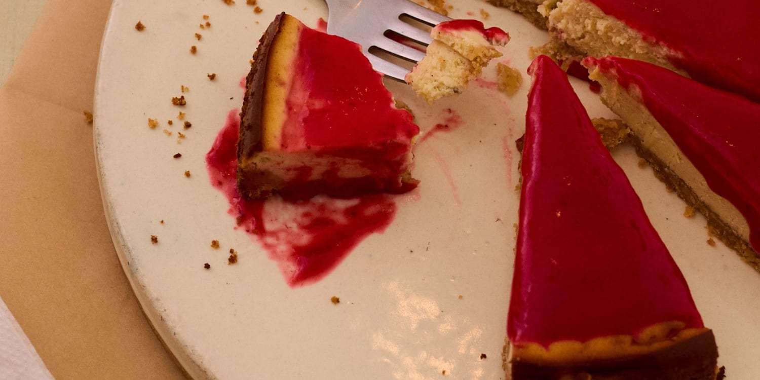 This Cheesecake Tart Gets a Lift From a Lemon and Raspberry Sauce