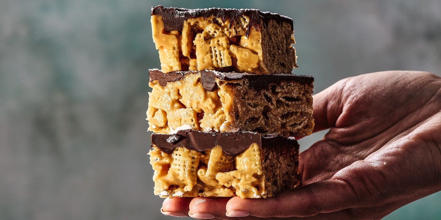 Turn Muddy Buddies, aka Puppy Chow, Into Easy-to-Eat Bars