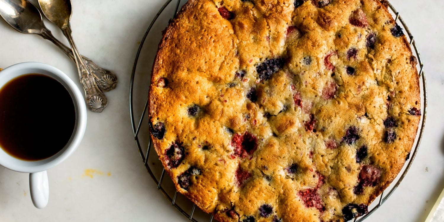 This Berry Buckle Is a Celebration of Summer Fruit