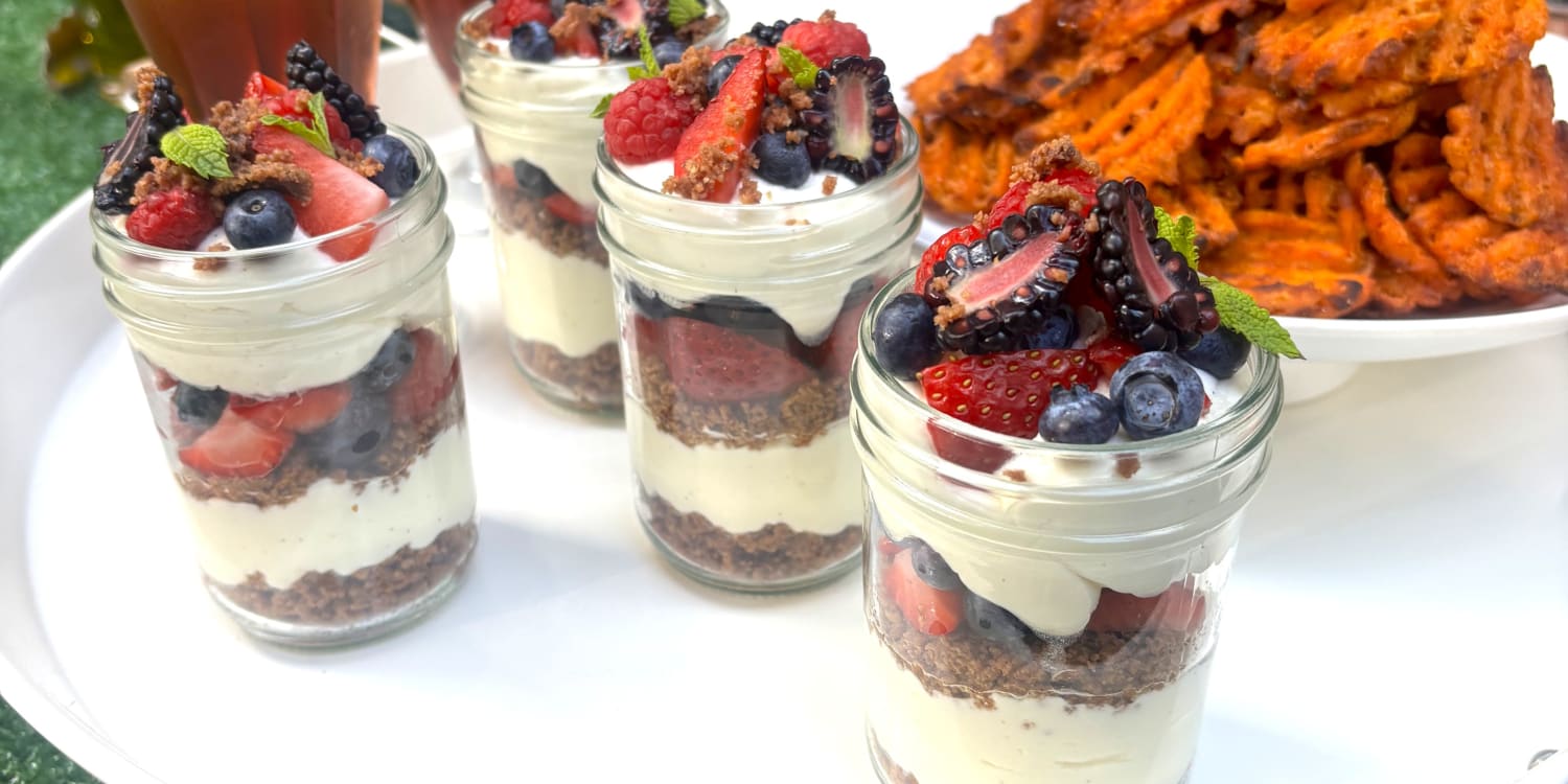 No-Bake Cheesecake Jars Are Perfectly Portioned Party Pass-Arounds