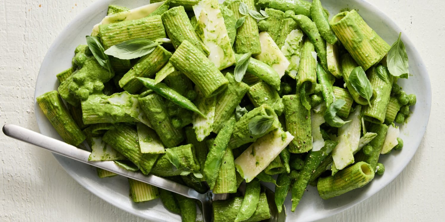 Get Your Greens (Gleefully) With This Vibrant Pasta Salad