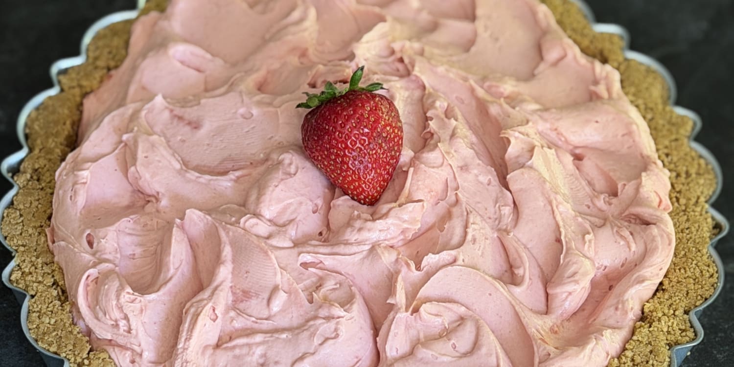 This Strawberry Cheesecake Is a No-Bake Delight