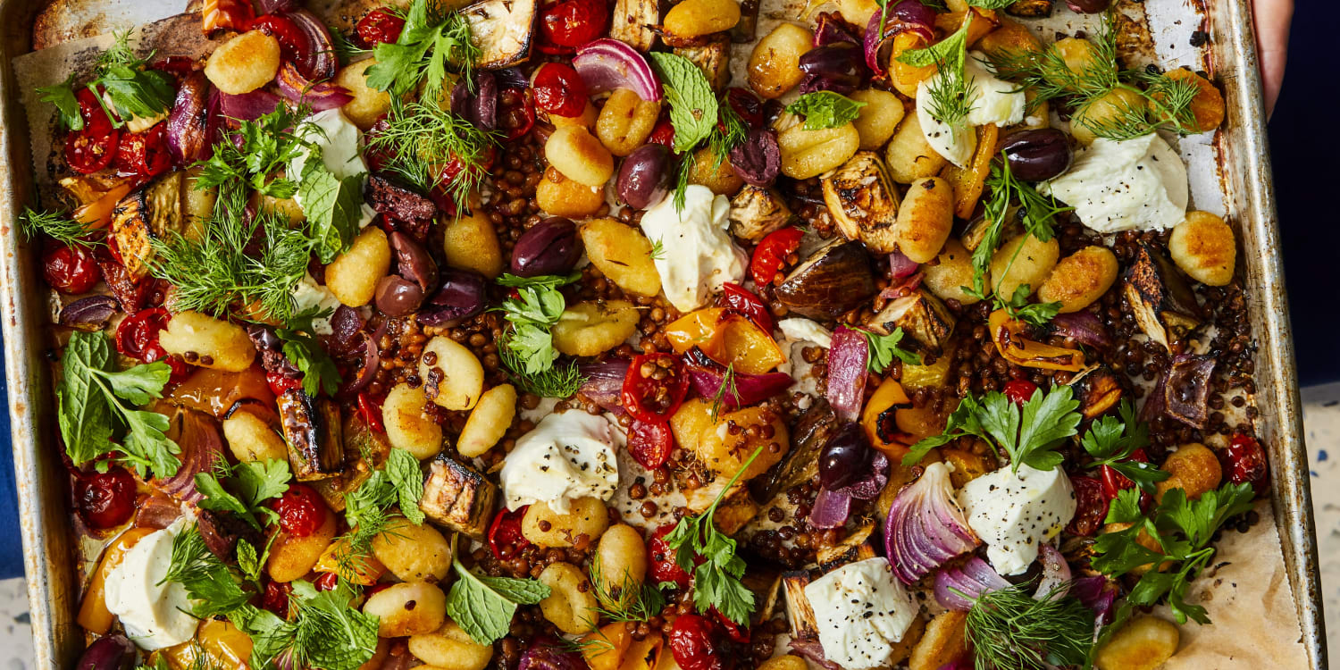 A Mediterranean Sheet-Pan Dinner: Gnocchi With Vegetables, Lentils and Ladolemono
