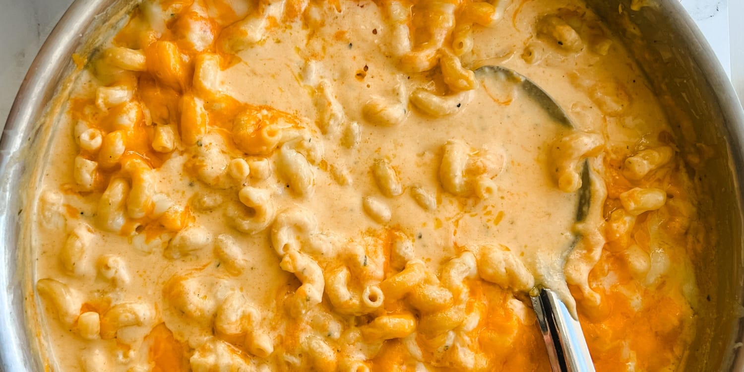 This One-Pot Mac and Cheese Is Creamy, Garlicky and So Easy