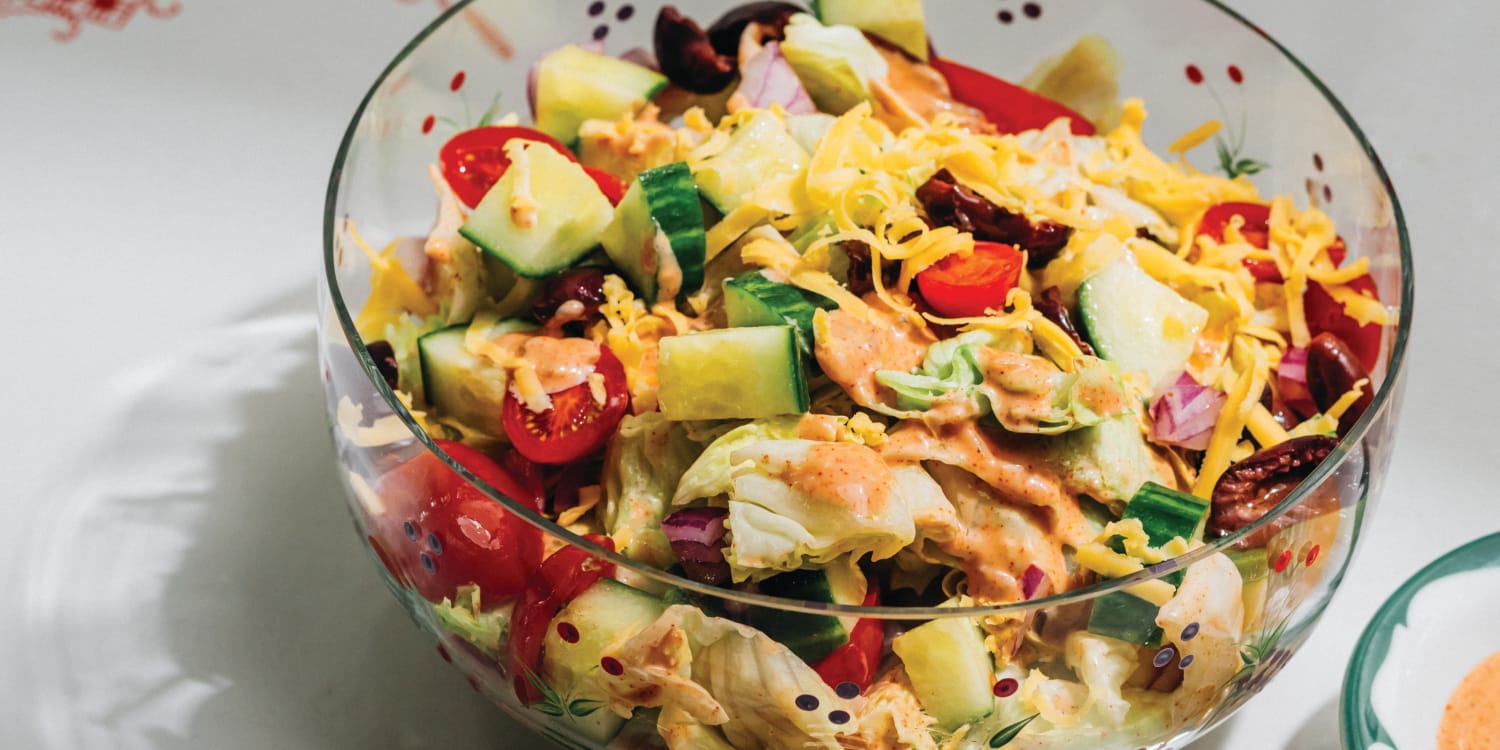 This Is *The* Quintessential Midwestern-Style House Salad