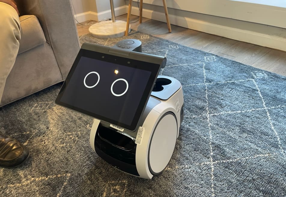 amazon alexa robot astro