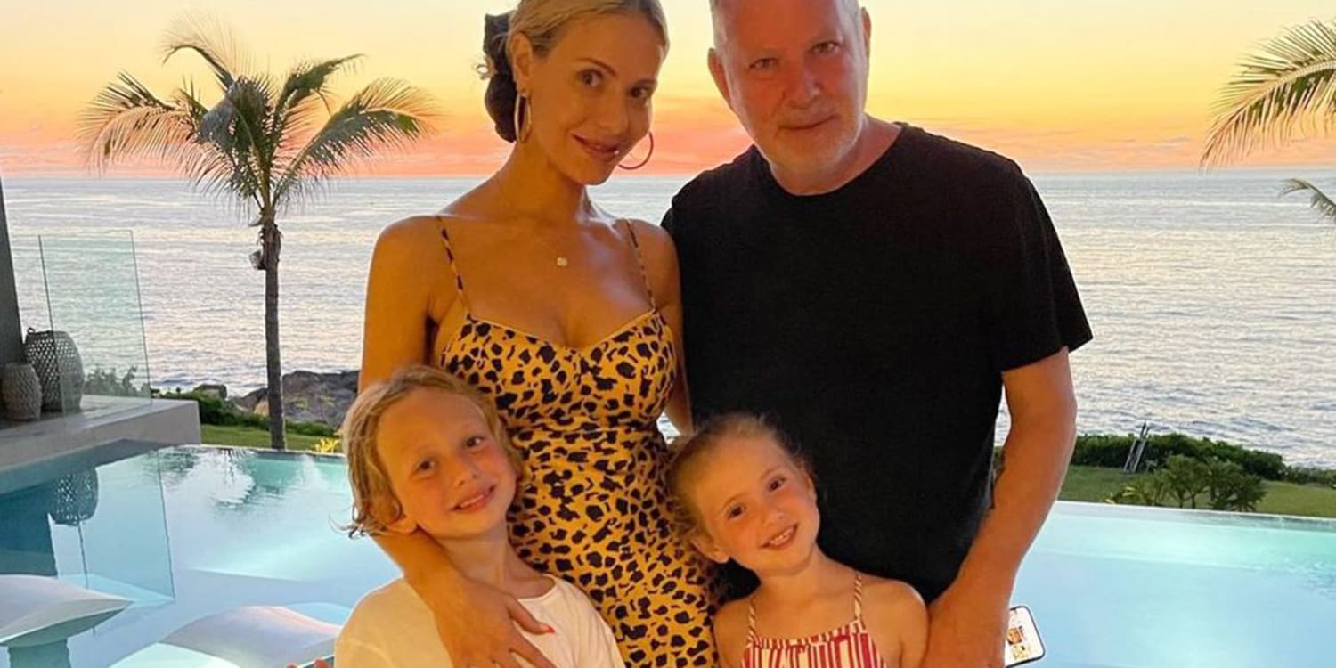 Dorit Kemsley With Family