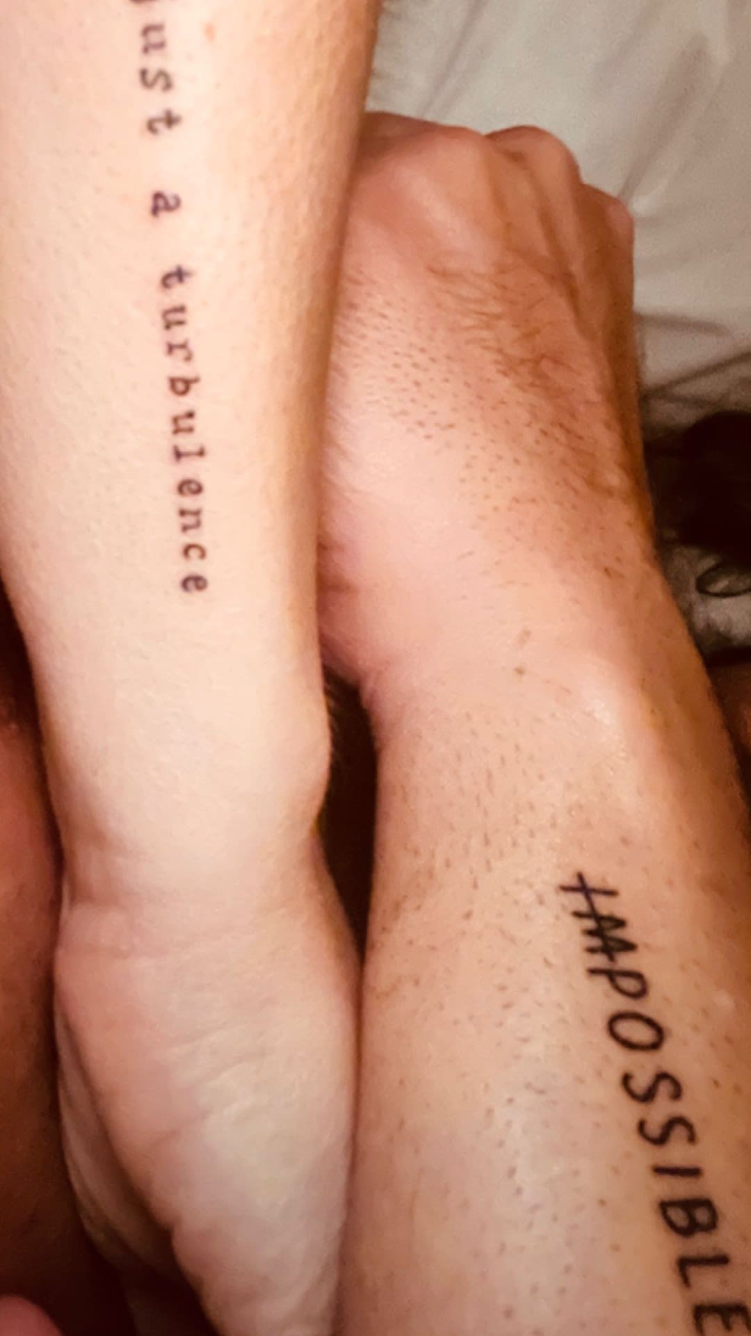 Gaby Espino y su novio mostraron los tatuajes que se hicieron