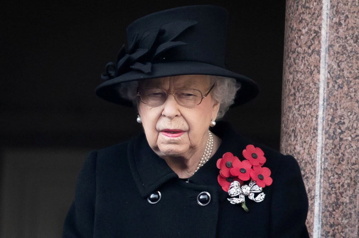Queen Elizabeth II sprains back, misses Remembrance Day ceremony