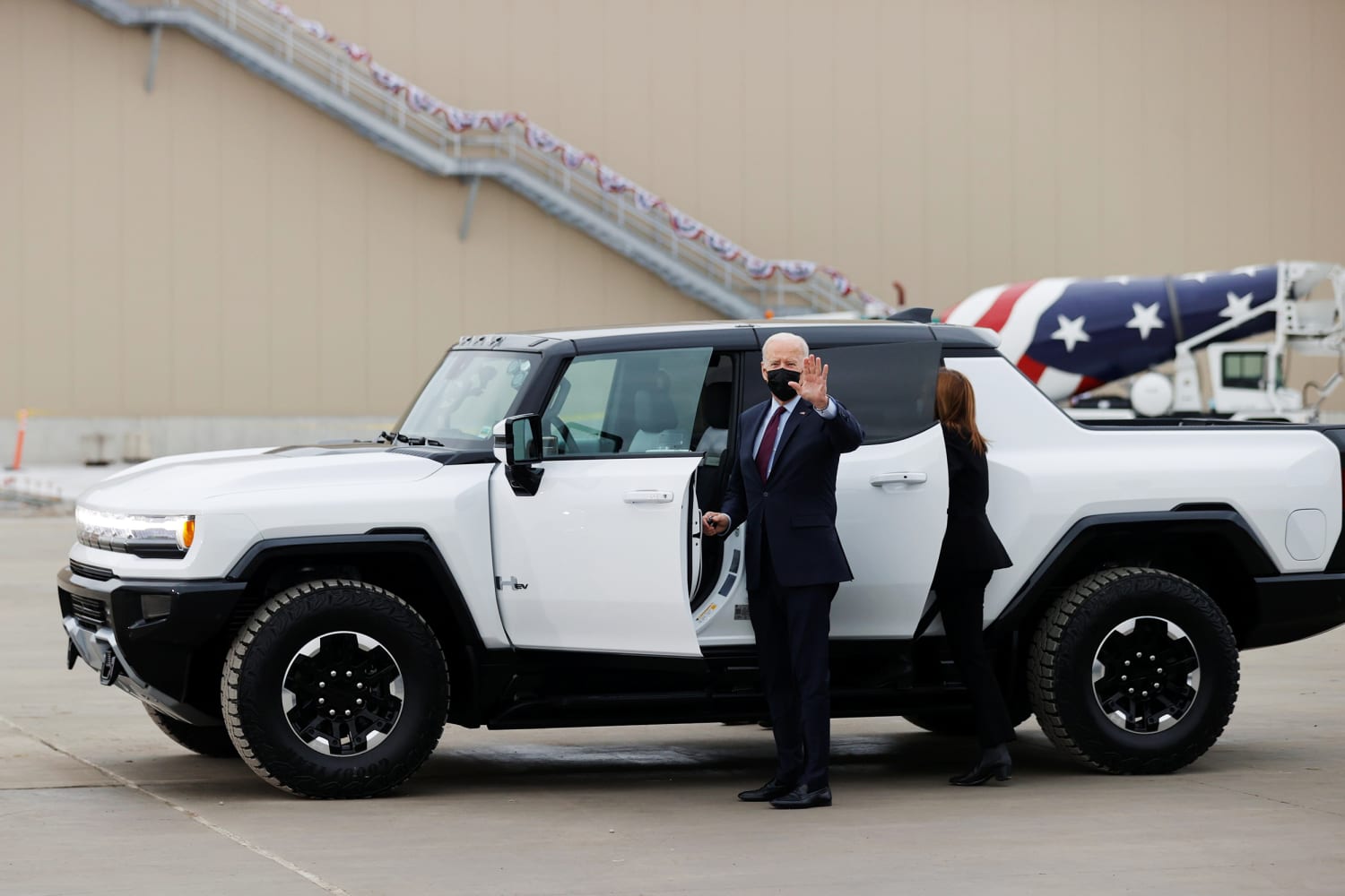 In boost to electric vehicles, Biden tours GM plant in Detroit