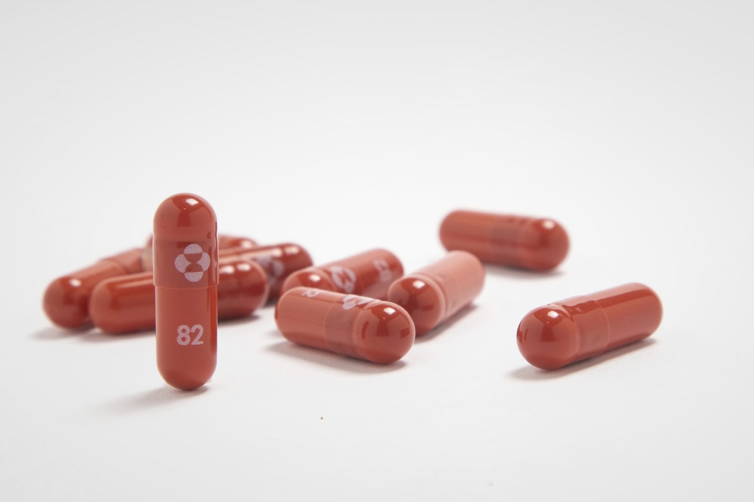 FDA advisory panel narrowly recommends Merck’s Covid pill for emergency use