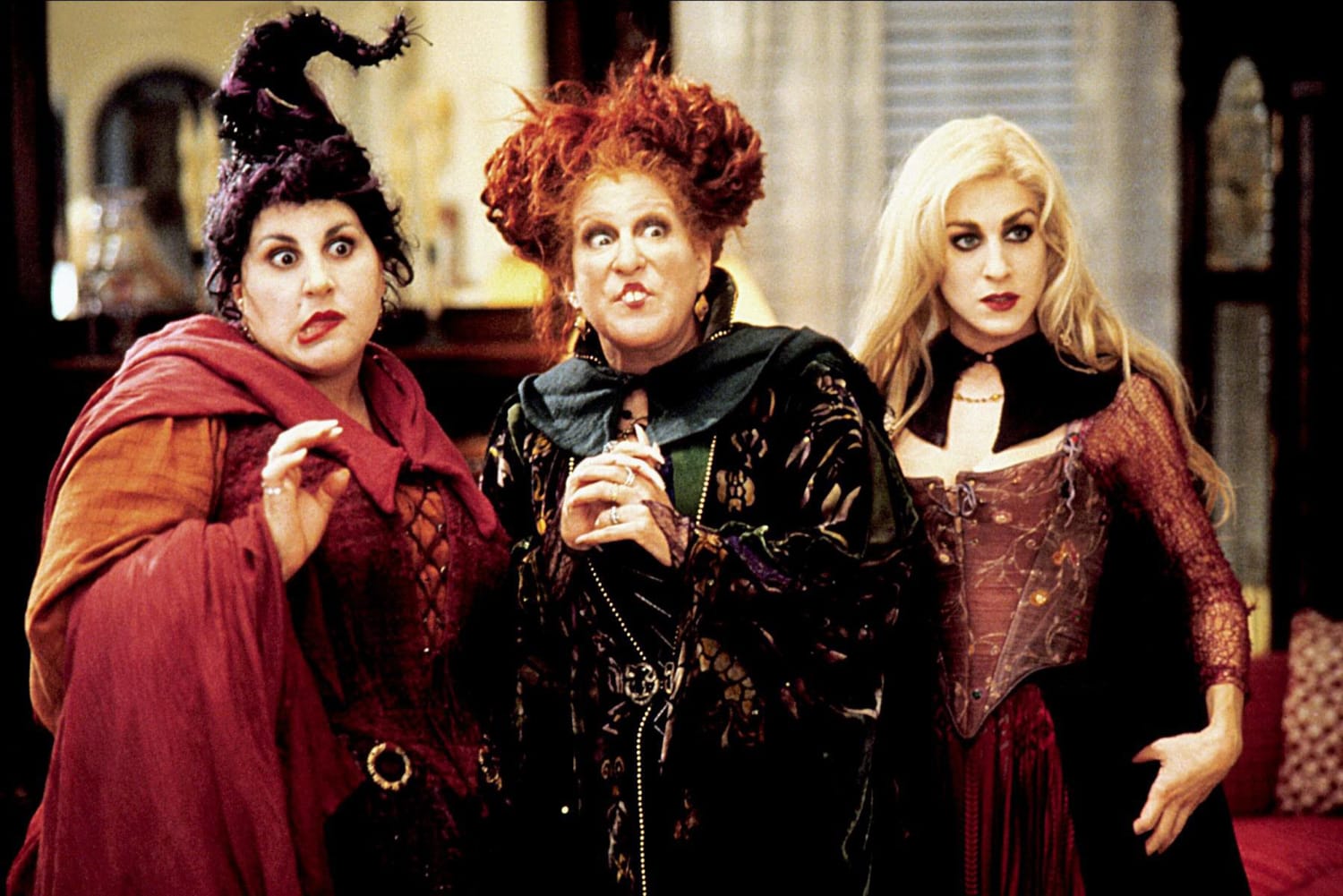 Bette Midler shares 1st look at the Sanderson sisters in 'Hocus Pocus ...