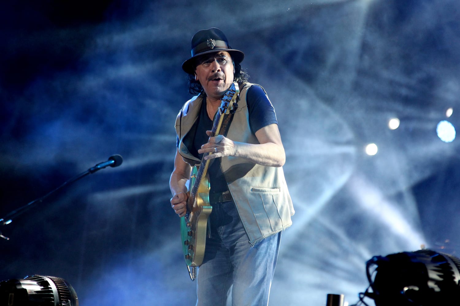 Carlos Santana undergoes heart procedure, cancels December shows