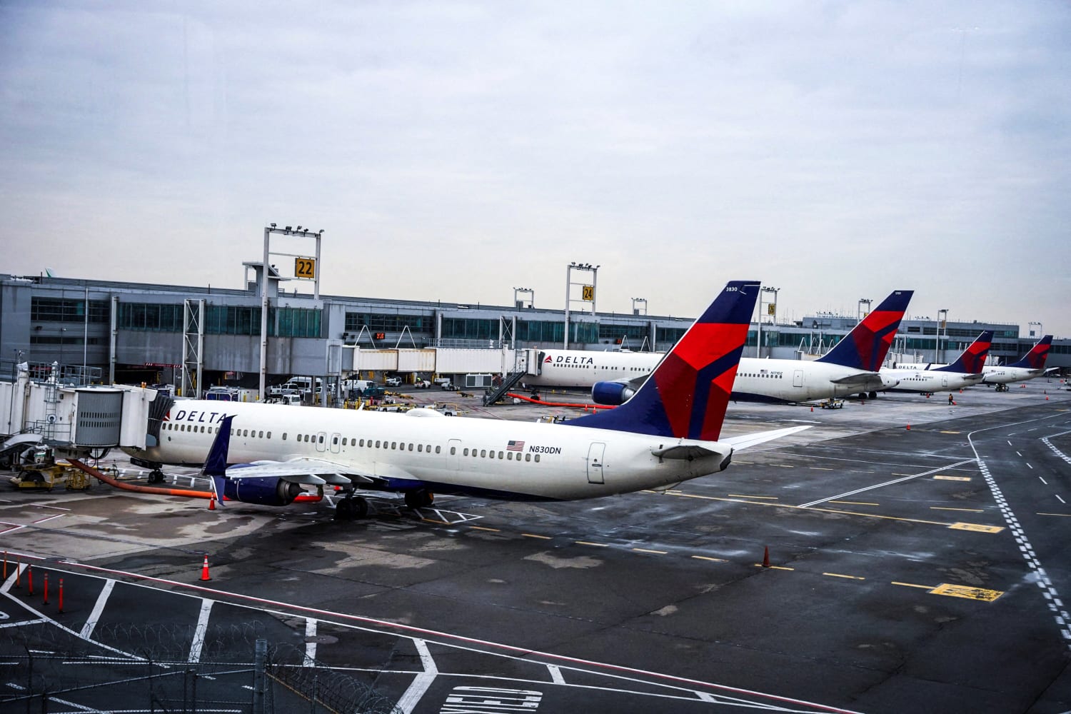 Video shows mask fight between passengers on Delta flight; woman detained at Atlanta airport