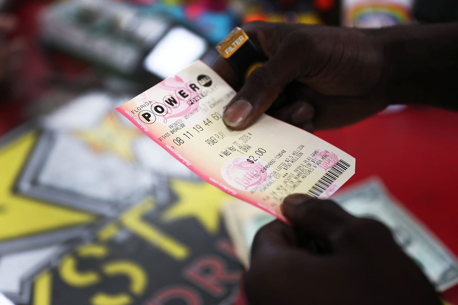 Powerball jackpot climbs to $500M for New Year’s Day drawing