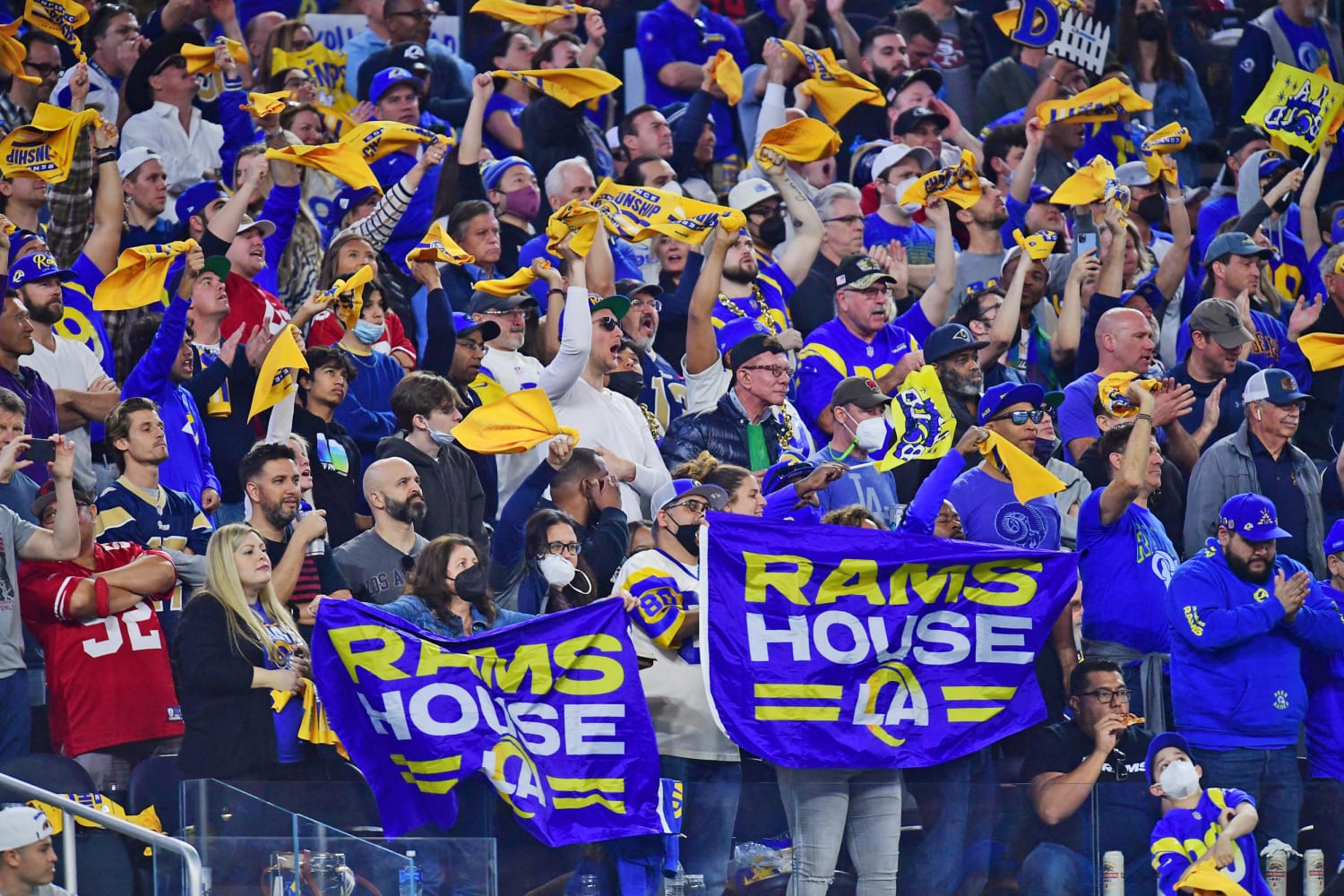 Fans At Rams Game Told They Have To Wear Masks In SoFi Stadium