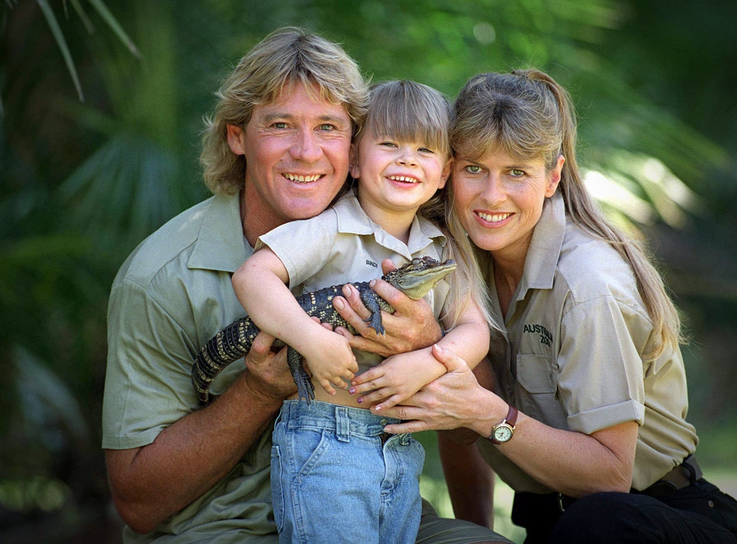 подростки и родители. счастливые взрослые дети с родителями. Parents 30. дочь стива ирвина. пожилые родители и взрослые дети.