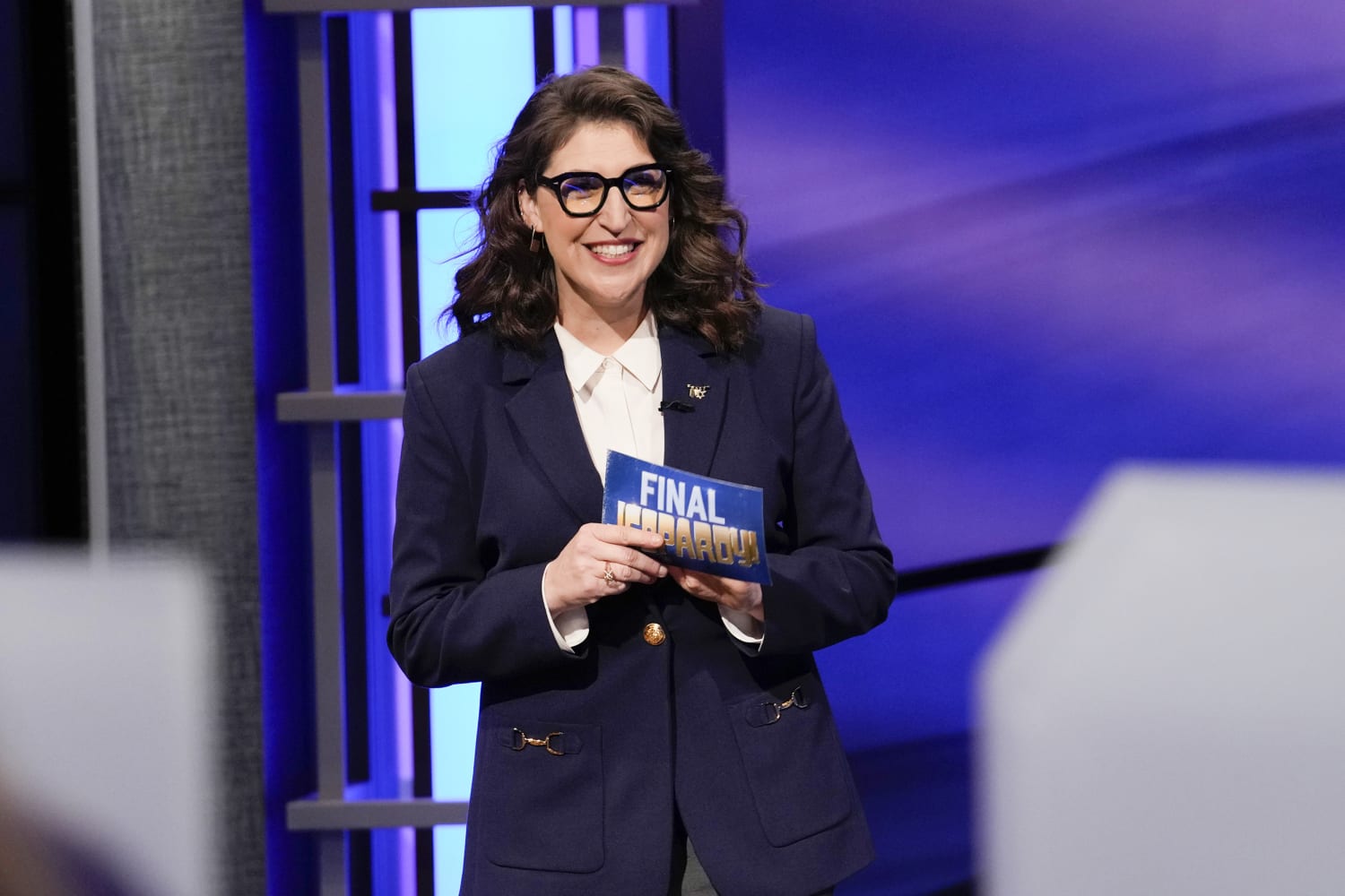 Mayim Bialik Says She S Becoming More Comfortable As Host Of Jeopardy