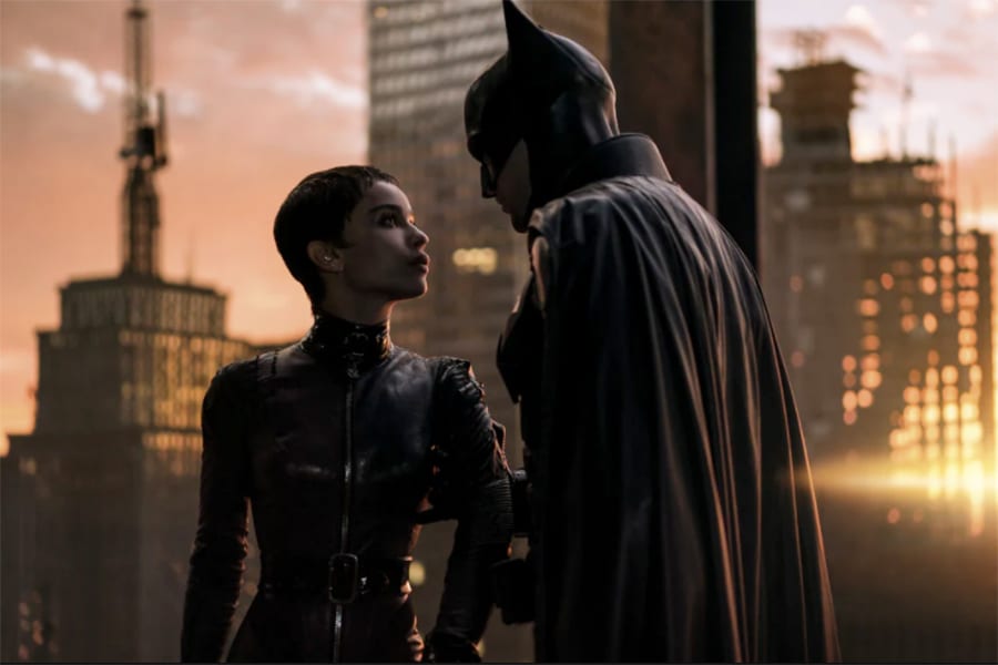 House ambassador Zoë Kravitz gives new meaning to “cat woman” in Tiffa